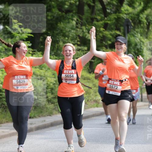 15.06.2025 - REWE Women's Run Jannik Wohlers http://msf.ph/oto/7938184 15.06.2025 10:14:23 Laufen 5629, 5654, 5572 meine-sportfotos.de