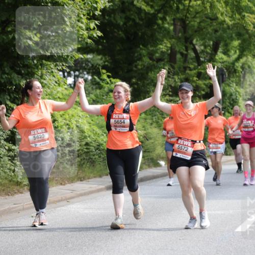 15.06.2025 - REWE Women's Run Jannik Wohlers http://msf.ph/oto/7938211 15.06.2025 10:14:24 Laufen 5629, 5654, 5572, 5283 meine-sportfotos.de