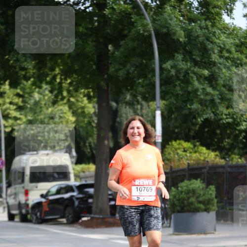 15.06.2025 - REWE Women's Run Jannik Wohlers http://msf.ph/oto/7938223 15.06.2025 09:55:59 Laufen 10769 meine-sportfotos.de
