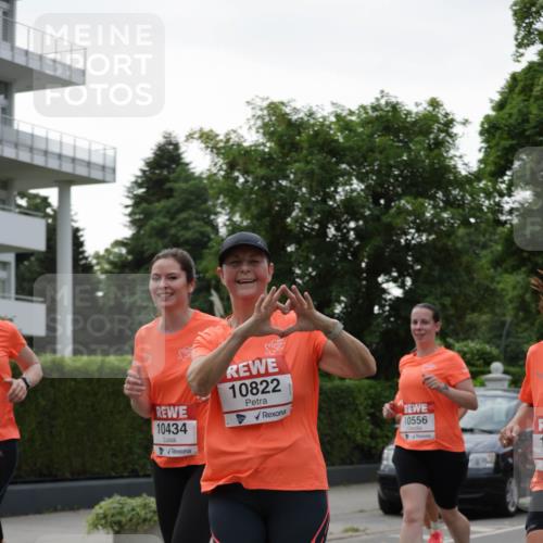 15.06.2025 - REWE Women's Run Jannik Wohlers http://msf.ph/oto/7938243 15.06.2025 08:27:14 Laufen 10434, 10822, 10556 meine-sportfotos.de