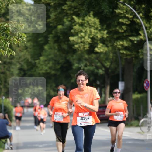 15.06.2025 - REWE Women's Run Jannik Wohlers http://msf.ph/oto/7938299 15.06.2025 09:56:06 Laufen 10749, 10257 meine-sportfotos.de