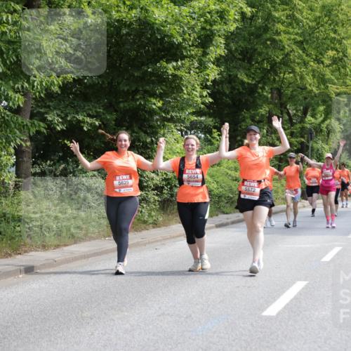 15.06.2025 - REWE Women's Run Jannik Wohlers http://msf.ph/oto/7938314 15.06.2025 10:14:25 Laufen 5654, 5629, 5572 meine-sportfotos.de