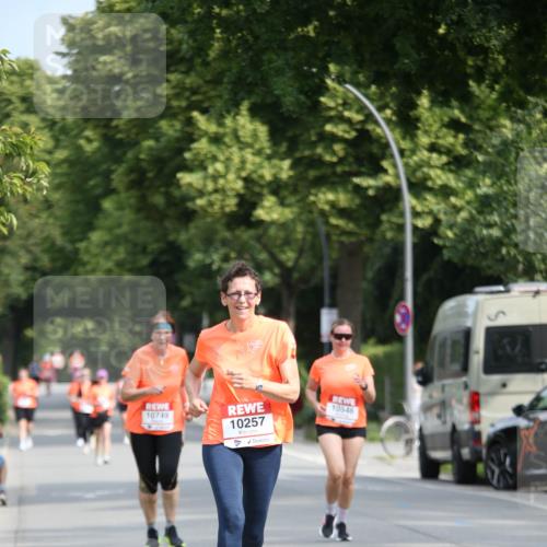 15.06.2025 - REWE Women's Run Jannik Wohlers http://msf.ph/oto/7938323 15.06.2025 09:56:07 Laufen 10749, 10257 meine-sportfotos.de