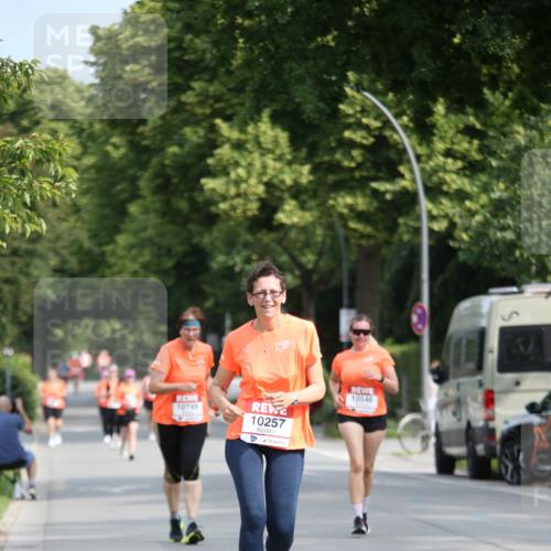 15.06.2025 - REWE Women's Run Jannik Wohlers http://msf.ph/oto/7938325 15.06.2025 09:56:07 Laufen 10749, 10257 meine-sportfotos.de