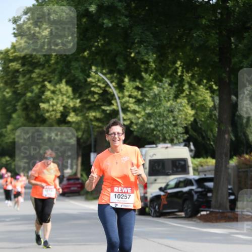 15.06.2025 - REWE Women's Run Jannik Wohlers http://msf.ph/oto/7938344 15.06.2025 09:56:09 Laufen 10749, 10257 meine-sportfotos.de