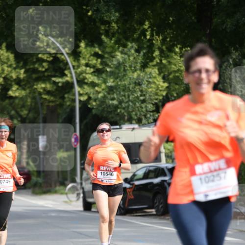 15.06.2025 - REWE Women's Run Jannik Wohlers http://msf.ph/oto/7938377 15.06.2025 09:56:10 Laufen 10546, 10257 meine-sportfotos.de