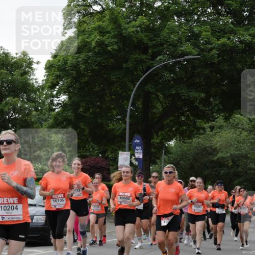 15.06.2025 - REWE Women's Run Jannik Wohlers http://msf.ph/oto/7938382 15.06.2025 08:27:16 Laufen 293, 10105, 10204, 10152, 0600, 10582, 10, 10370, 10267, 10139 meine-sportfotos.de