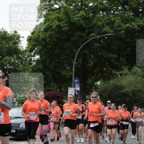 15.06.2025 - REWE Women's Run Jannik Wohlers http://msf.ph/oto/7938392 15.06.2025 08:27:16 Laufen 1056, 4, 10105, 10152, 1043, 10267, 39, 102, 10370, 10760 meine-sportfotos.de