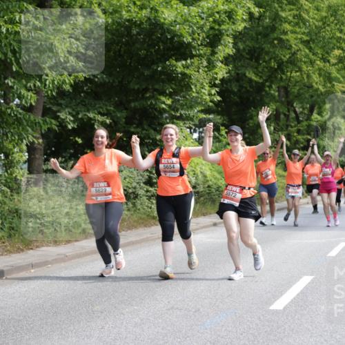 15.06.2025 - REWE Women's Run Jannik Wohlers http://msf.ph/oto/7938406 15.06.2025 10:14:25 Laufen 5654, 5629, 5572 meine-sportfotos.de