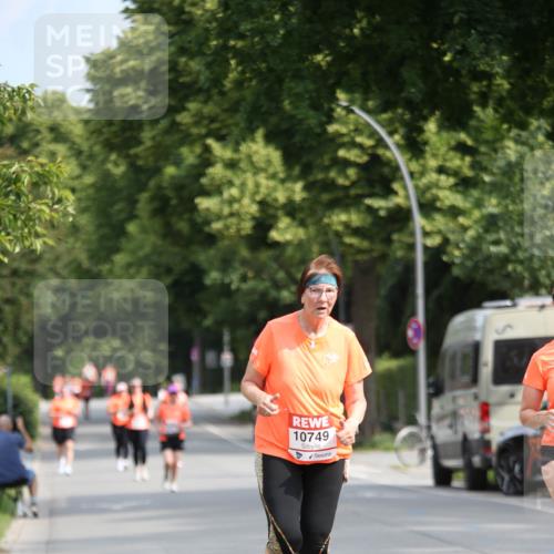 15.06.2025 - REWE Women's Run Jannik Wohlers http://msf.ph/oto/7938428 15.06.2025 09:56:12 Laufen 10749 meine-sportfotos.de