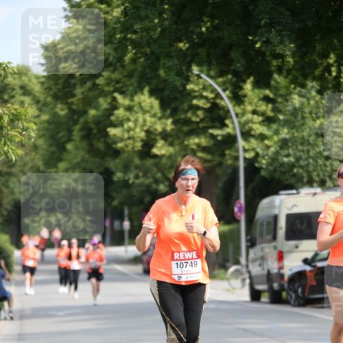 15.06.2025 - REWE Women's Run Jannik Wohlers http://msf.ph/oto/7938431 15.06.2025 09:56:12 Laufen 10749 meine-sportfotos.de