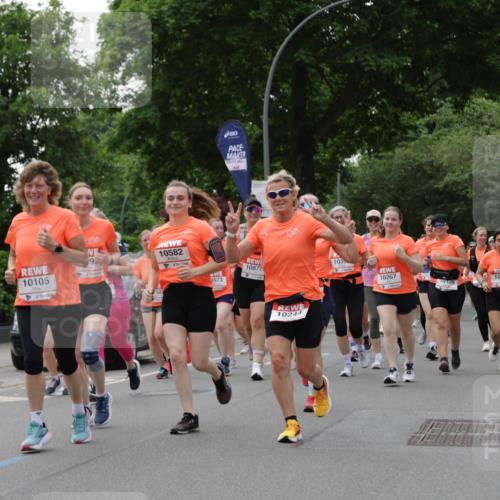 15.06.2025 - REWE Women's Run Jannik Wohlers http://msf.ph/oto/7938464 15.06.2025 08:27:17 Laufen 10105, 93, 10582, 06, 00, 103, 10877, 10267, 10370, 5573, 70139, 10244 meine-sportfotos.de