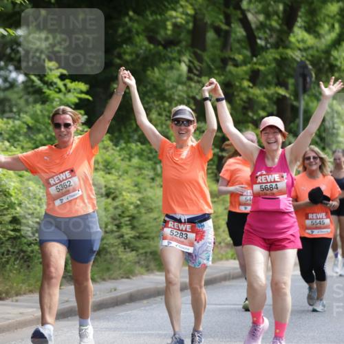 15.06.2025 - REWE Women's Run Jannik Wohlers http://msf.ph/oto/7938465 15.06.2025 10:14:27 Laufen 5362, 5283, 5684, 54, 5545, 6011 meine-sportfotos.de