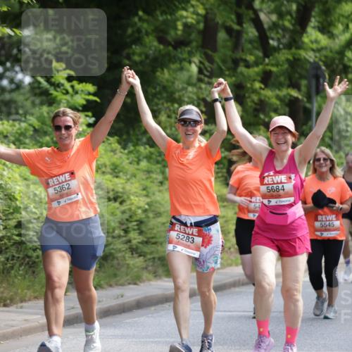 15.06.2025 - REWE Women's Run Jannik Wohlers http://msf.ph/oto/7938470 15.06.2025 10:14:27 Laufen 5362, 5283, 5684, 54, 6011, 5545 meine-sportfotos.de