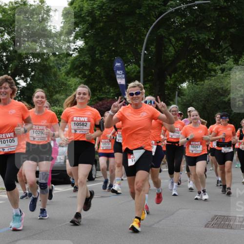 15.06.2025 - REWE Women's Run Jannik Wohlers http://msf.ph/oto/7938487 15.06.2025 08:27:17 Laufen 10105, 10293, 10582, 108, 10573, 10, 892, 10267, 10376, 10139, 10107 meine-sportfotos.de