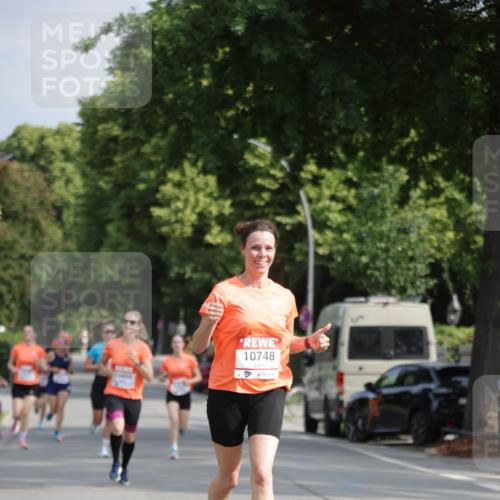 15.06.2025 - REWE Women's Run Jannik Wohlers http://msf.ph/oto/7938529 15.06.2025 08:44:13 Laufen 10748 meine-sportfotos.de