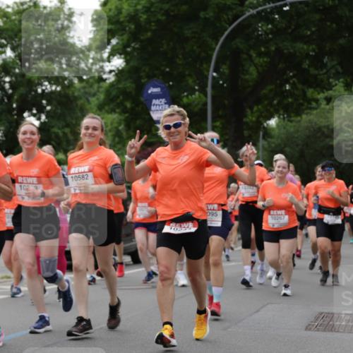 15.06.2025 - REWE Women's Run Jannik Wohlers http://msf.ph/oto/7938531 15.06.2025 08:27:18 Laufen 10105, 10582, 10, 10244, 095, 10392, 03, 0, 10267 meine-sportfotos.de