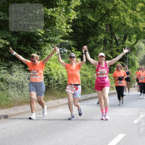 15.06.2025 - REWE Women's Run Jannik Wohlers http://msf.ph/oto/7938532 15.06.2025 10:14:29 Laufen 5362, 5283, 5684, 5545 meine-sportfotos.de