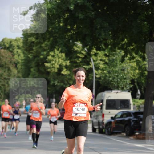15.06.2025 - REWE Women's Run Jannik Wohlers http://msf.ph/oto/7938535 15.06.2025 08:44:13 Laufen 10748 meine-sportfotos.de