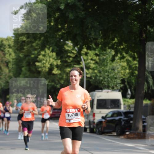 15.06.2025 - REWE Women's Run Jannik Wohlers http://msf.ph/oto/7938541 15.06.2025 08:44:13 Laufen 10748 meine-sportfotos.de