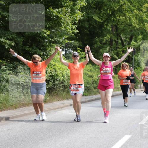15.06.2025 - REWE Women's Run Jannik Wohlers http://msf.ph/oto/7938559 15.06.2025 10:14:29 Laufen 5362, 5283, 5684, 5545 meine-sportfotos.de