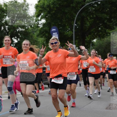 15.06.2025 - REWE Women's Run Jannik Wohlers http://msf.ph/oto/7938562 15.06.2025 08:27:18 Laufen 10105, 1029, 10582, 10095, 10244, 103, 10267, 10370, 10139 meine-sportfotos.de