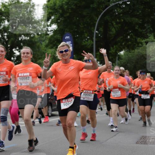 15.06.2025 - REWE Women's Run Jannik Wohlers http://msf.ph/oto/7938574 15.06.2025 08:27:18 Laufen 1029, 10582, 0105, 10095, 10267, 10139, 1024, 10970 meine-sportfotos.de