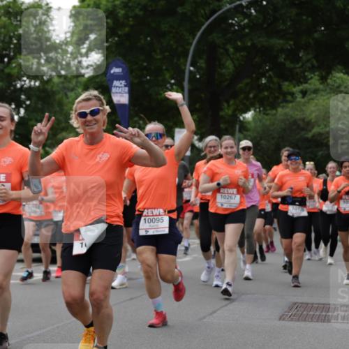 15.06.2025 - REWE Women's Run Jannik Wohlers http://msf.ph/oto/7938602 15.06.2025 08:27:18 Laufen 10293, 1053, 1, 10095, 10267, 10139, 10370, 107 meine-sportfotos.de