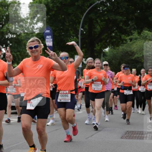 15.06.2025 - REWE Women's Run Jannik Wohlers http://msf.ph/oto/7938608 15.06.2025 08:27:18 Laufen 93, 1052, 10, 10095, 10267, 10139, 10370, 07 meine-sportfotos.de