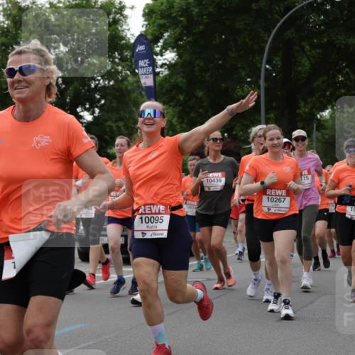 15.06.2025 - REWE Women's Run Jannik Wohlers http://msf.ph/oto/7938664 15.06.2025 08:27:19 Laufen 10582, 0788, 10095, 10824, 10438, 75, 10267, 10370, 379, 107, 10, 10139 meine-sportfotos.de