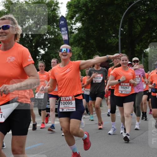 15.06.2025 - REWE Women's Run Jannik Wohlers http://msf.ph/oto/7938673 15.06.2025 08:27:19 Laufen 582, 107, 1, 10788, 00, 04, 10095, 10824, 10438, 10267, 175, 10, 10370, 107, 39 meine-sportfotos.de