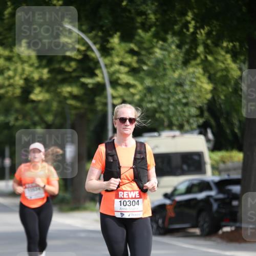 15.06.2025 - REWE Women's Run Jannik Wohlers http://msf.ph/oto/7938676 15.06.2025 09:56:29 Laufen 10304 meine-sportfotos.de