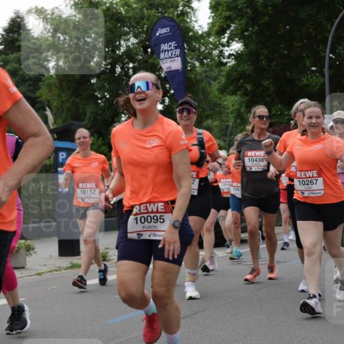 15.06.2025 - REWE Women's Run Jannik Wohlers http://msf.ph/oto/7938727 15.06.2025 08:27:19 Laufen 10152, 06, 00, 10095, 7, 10648, 1082, 10438, 10267, 951, 10139, 211 meine-sportfotos.de