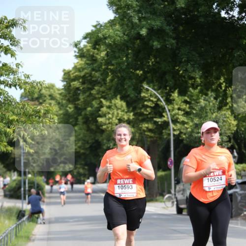 15.06.2025 - REWE Women's Run Jannik Wohlers http://msf.ph/oto/7938760 15.06.2025 09:56:33 Laufen 10593, 10524 meine-sportfotos.de
