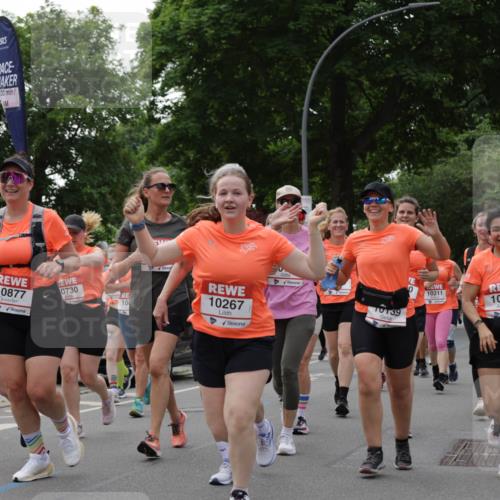 15.06.2025 - REWE Women's Run Jannik Wohlers http://msf.ph/oto/7938764 15.06.2025 08:27:20 Laufen 10788, 00, 573, 10877, 0730, 10, 10267, 39, 10211, 10370, 0107 meine-sportfotos.de