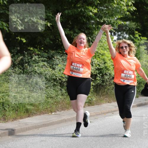 15.06.2025 - REWE Women's Run Jannik Wohlers http://msf.ph/oto/7938789 15.06.2025 10:14:33 Laufen 84, 5488, 5545, 5011 meine-sportfotos.de
