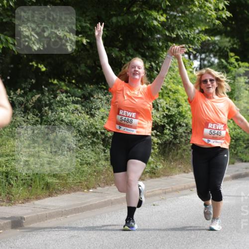 15.06.2025 - REWE Women's Run Jannik Wohlers http://msf.ph/oto/7938795 15.06.2025 10:14:33 Laufen 5488, 5545, 5011 meine-sportfotos.de