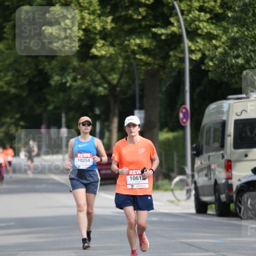 15.06.2025 - REWE Women's Run Jannik Wohlers http://msf.ph/oto/7938799 15.06.2025 09:56:54 Laufen 10254, 1061 meine-sportfotos.de