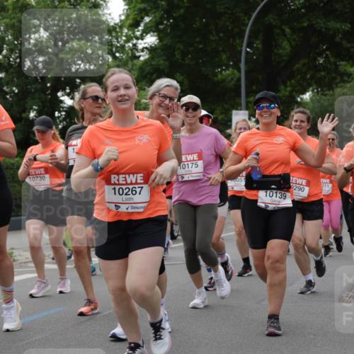 15.06.2025 - REWE Women's Run Jannik Wohlers http://msf.ph/oto/7938826 15.06.2025 08:27:20 Laufen 00, 105, 10877, 10730, 10267, 10175, 211, 10370, 051, 0290, 10139 meine-sportfotos.de