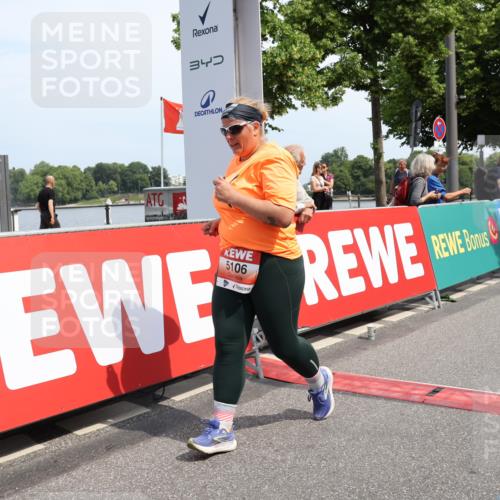 15.06.2025 - REWE Women's Run Strokosch-Dieckow http://msf.ph/oto/7938897 15.06.2025 11:13:28 Ziel 5106, 5309, 5317, 5320, 5355, 5369, 5482 meine-sportfotos.de
