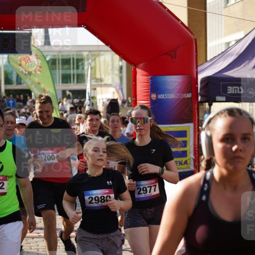 13.06.2025 - Holstenköstenlauf Felixshl http://msf.ph/oto/7939023 13.06.2025 18:05:58 Laufen 2102, 2206, 2445, 2659, 2954, 2963, 2977, 2980, 3200, 3207, 3266, 3572 meine-sportfotos.de