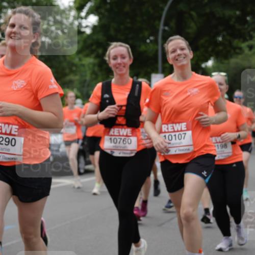 15.06.2025 - REWE Women's Run Jannik Wohlers http://msf.ph/oto/7939042 15.06.2025 08:27:22 Laufen 10290, 10760, 10107, 198 meine-sportfotos.de