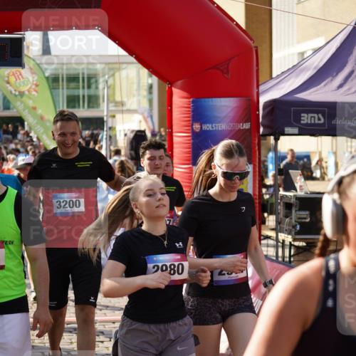 13.06.2025 - Holstenköstenlauf Felixshl http://msf.ph/oto/7939056 13.06.2025 18:05:58 Laufen 2102, 2206, 2445, 2659, 2954, 2963, 2977, 2980, 3200, 3207, 3266, 3572 meine-sportfotos.de