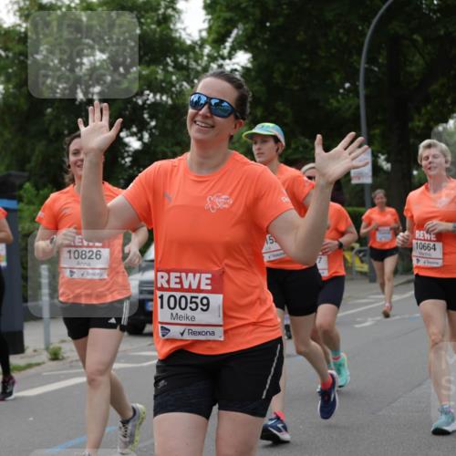 15.06.2025 - REWE Women's Run Jannik Wohlers http://msf.ph/oto/7939225 15.06.2025 08:27:25 Laufen 26, 12779, 10826, 10059, 10664 meine-sportfotos.de