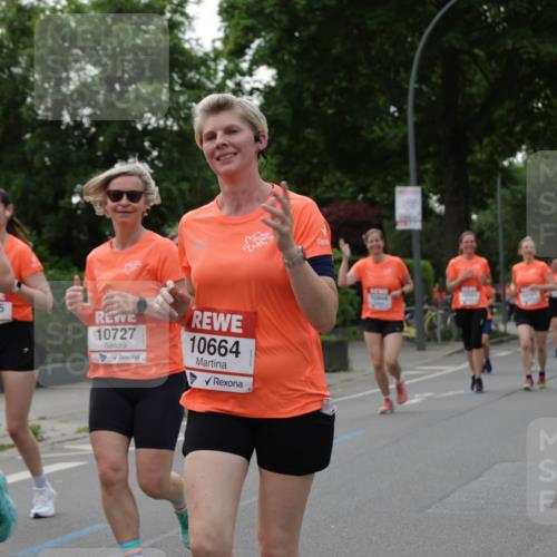 15.06.2025 - REWE Women's Run Jannik Wohlers http://msf.ph/oto/7939286 15.06.2025 08:27:27 Laufen 0153, 10727, 10664, 10216 meine-sportfotos.de