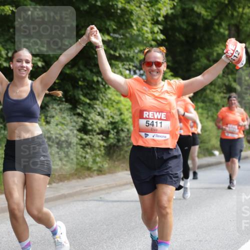 15.06.2025 - REWE Women's Run Jannik Wohlers http://msf.ph/oto/7939333 15.06.2025 10:14:42 Laufen 5411, 412 meine-sportfotos.de