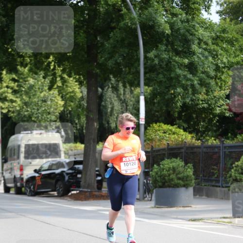 15.06.2025 - REWE Women's Run Jannik Wohlers http://msf.ph/oto/7939360 15.06.2025 09:57:34 Laufen 10120 meine-sportfotos.de