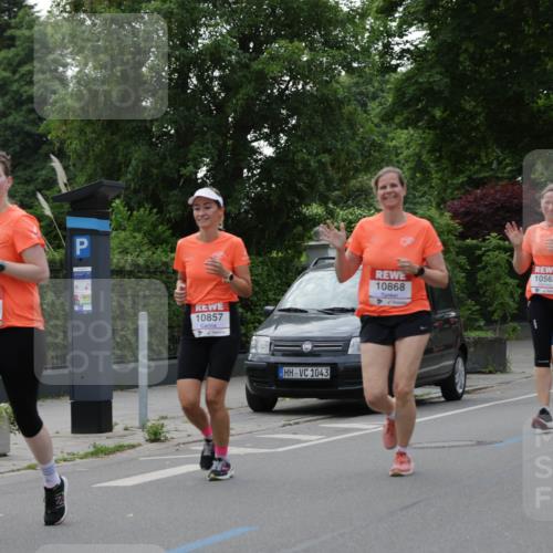 15.06.2025 - REWE Women's Run Jannik Wohlers http://msf.ph/oto/7939368 15.06.2025 08:27:28 Laufen 10090, 10857, 1043, 10563, 10868, 15, 2025, 10218 meine-sportfotos.de