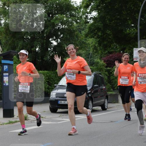 15.06.2025 - REWE Women's Run Jannik Wohlers http://msf.ph/oto/7939403 15.06.2025 08:27:29 Laufen 10857, 10868, 10563, 10216, 10, 1 meine-sportfotos.de