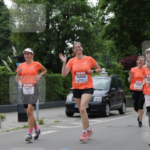 15.06.2025 - REWE Women's Run Jannik Wohlers http://msf.ph/oto/7939429 15.06.2025 08:27:29 Laufen 10857, 10868, 10563, 1021 meine-sportfotos.de